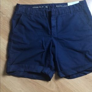 Dark blue boyfriend roll up khaki shorts, size 6